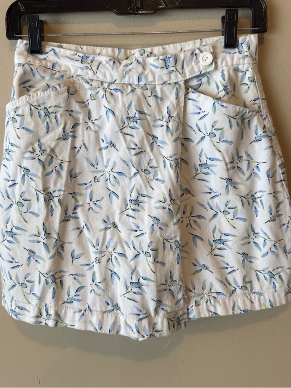 Vintage 90s Women’s White Floral Print High-Waist Skort